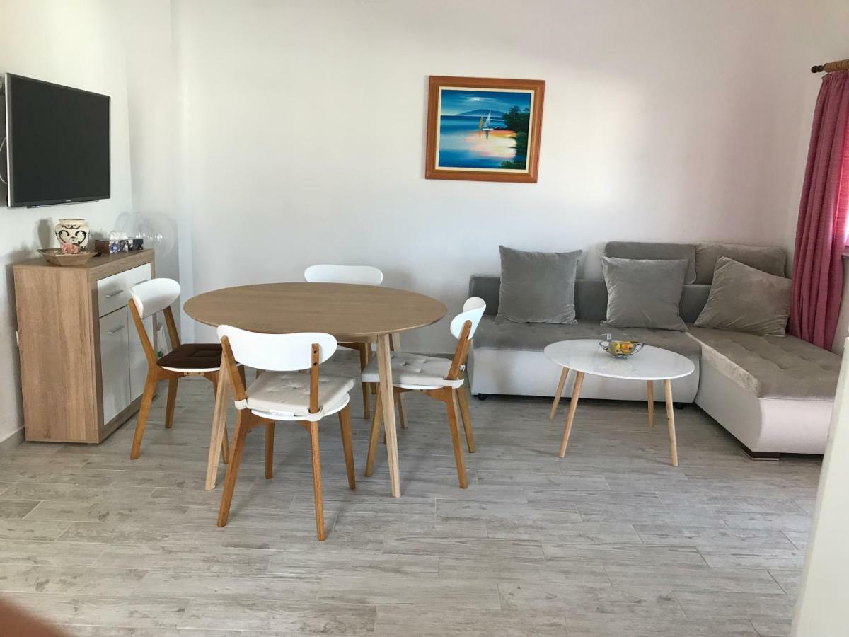Apartmani Darija Vir Exterior photo